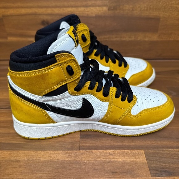 Nike Air Jordan 1 Retro OG GS Size 5Y Yellow Ochre Black Sail FD1437 701 - Picture 8 of 13